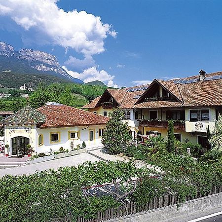 Hotel Unterrain Appiano Sulla Strada Del Vino Esterno foto